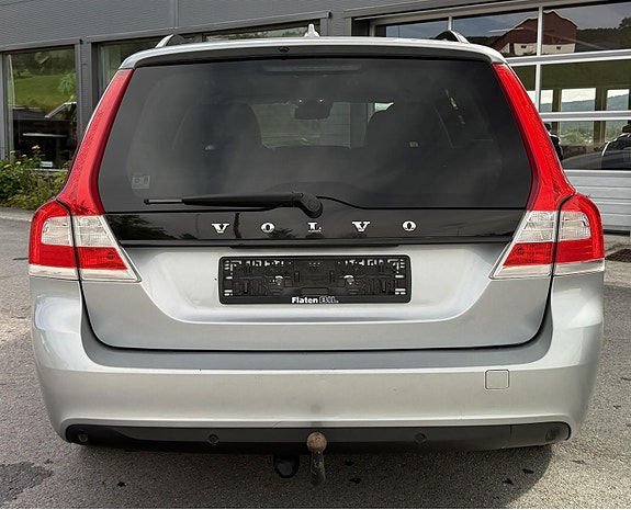 Volvo V70 6 of 24