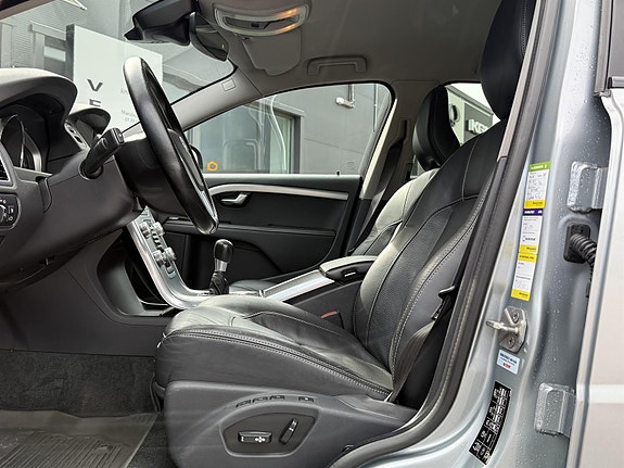 Volvo V70 12 of 24
