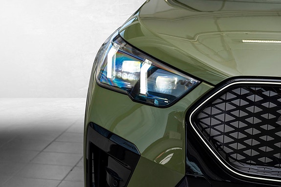 BMW iX2 5 of 30