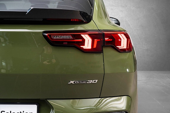 BMW iX2 9 of 30
