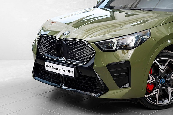 BMW iX2 3 of 30