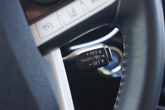 Toyota Prius 26 of 30