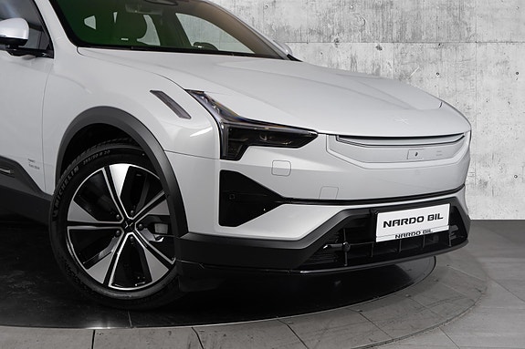 Polestar 3 2 of 30