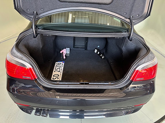 BMW 520i 17 of 24