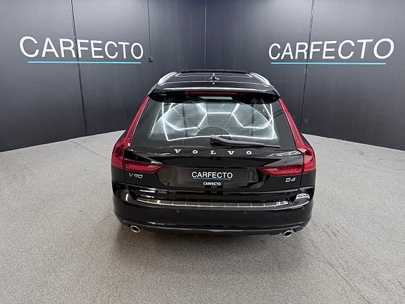 Volvo V90 10 of 30