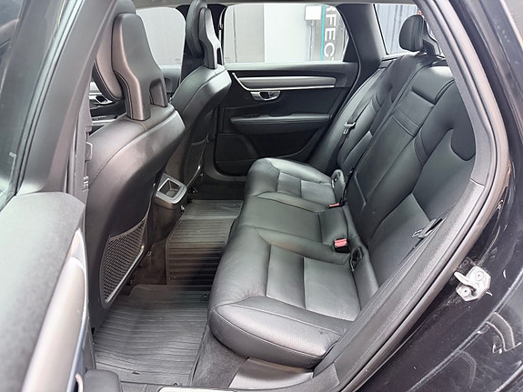 Volvo V90 21 of 30