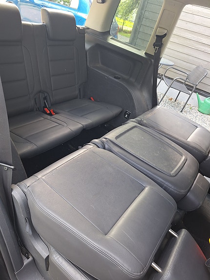 Volkswagen Touran 6 of 10
