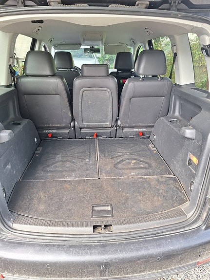 Volkswagen Touran 7 of 10