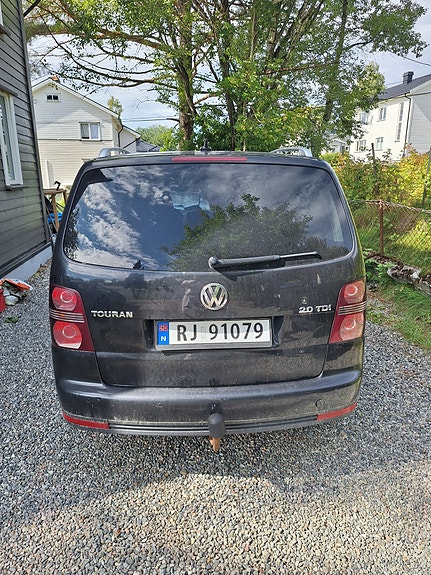 Volkswagen Touran 3 of 10