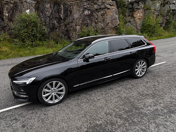 Volvo V90 2 of 17