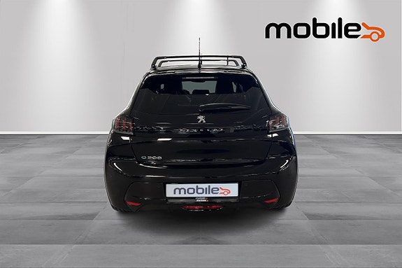 Peugeot e-208 4 of 24