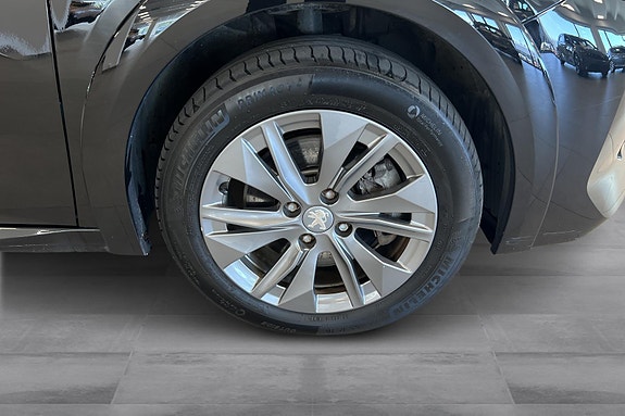 Peugeot e-208 24 of 24