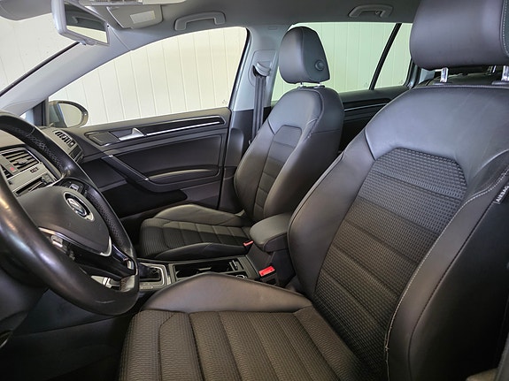 Volkswagen Golf VII 9 of 16