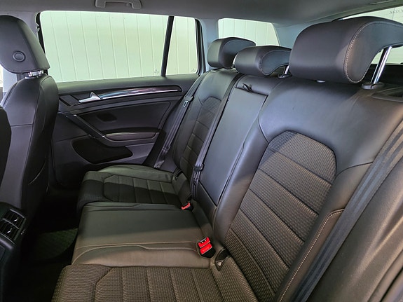 Volkswagen Golf VII 6 of 16