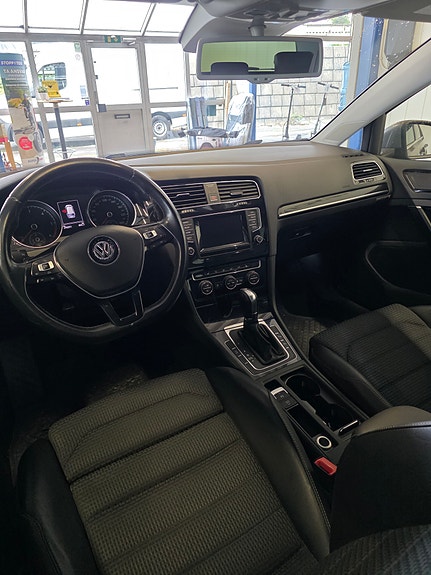 Volkswagen Golf VII 7 of 16