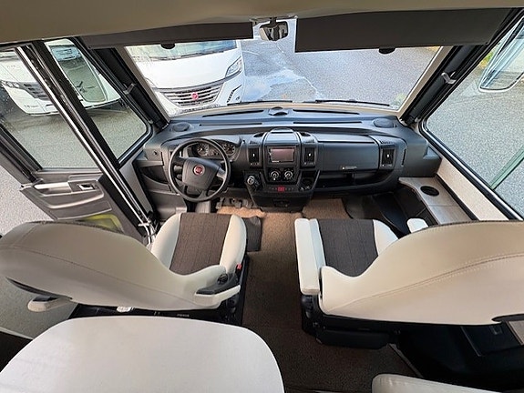 Bavaria (Pilote) I-60 LP Arctic 18 of 26