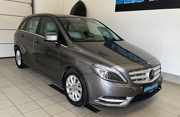 Mercedes-Benz B180 7 of 17