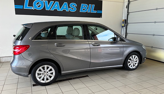 Mercedes-Benz B180 6 of 17