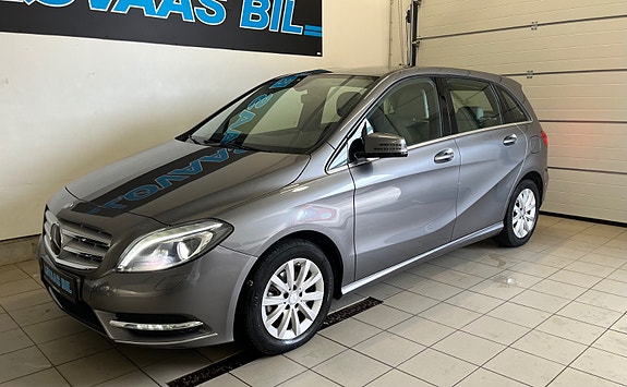 Mercedes-Benz B180 3 of 17