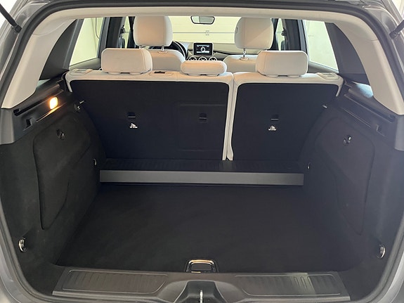 Mercedes-Benz B180 17 of 17