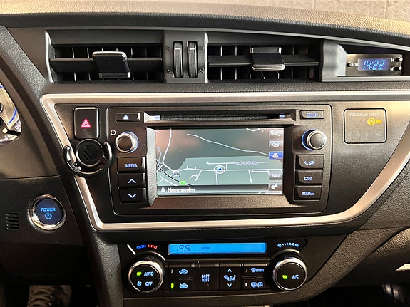 Toyota Auris 21 of 25