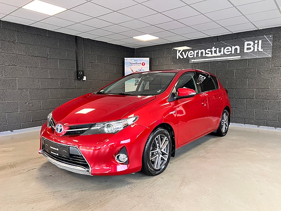 Toyota Auris 5 of 25