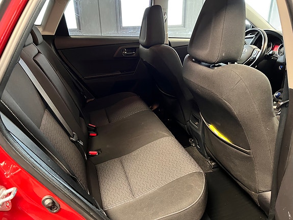 Toyota Auris 16 of 25