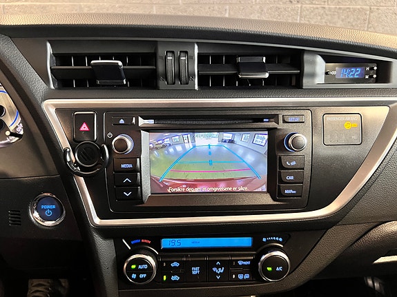 Toyota Auris 22 of 25