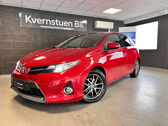 Toyota Auris 2 of 25