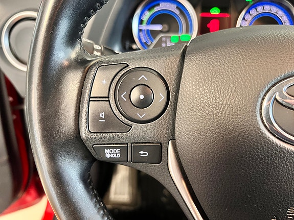 Toyota Auris 18 of 25
