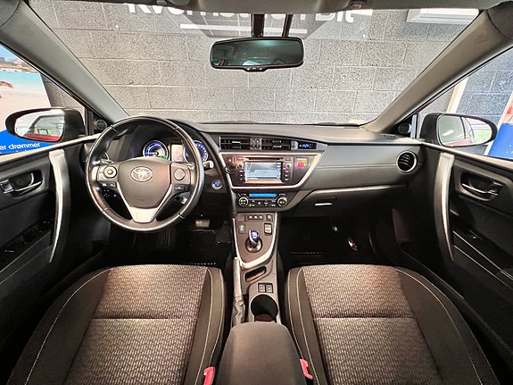 Toyota Auris 11 of 25
