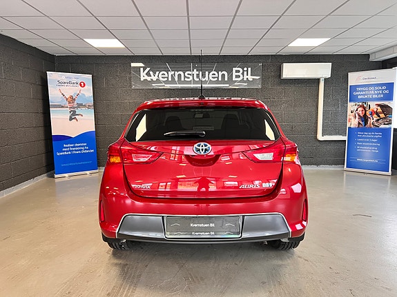 Toyota Auris 6 of 25