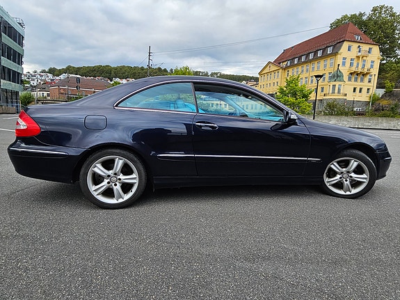 Mercedes-Benz CLK200 13 of 23