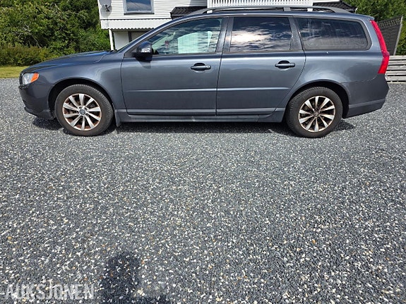 Volvo V70 3 of 14