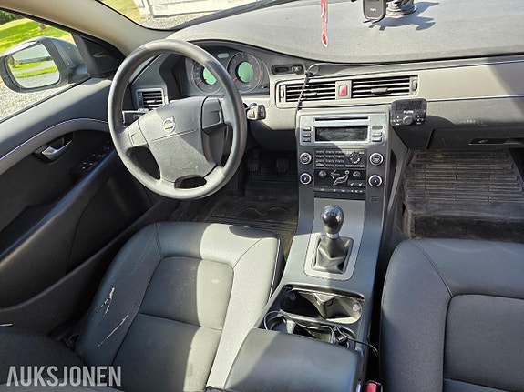 Volvo V70 11 of 14