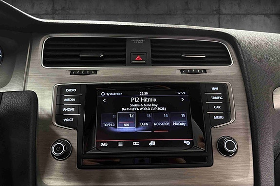 Volkswagen Golf Alltrack 18 of 24