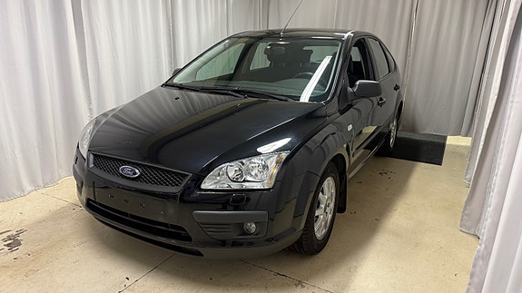 Ford Focus 2 of 13