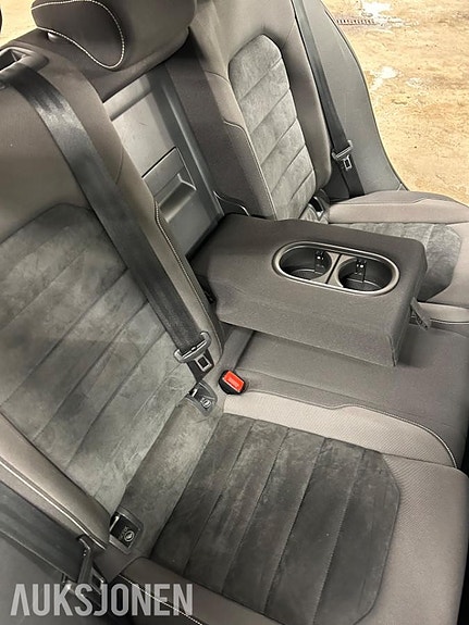 Volkswagen e-Golf VII 18 of 22