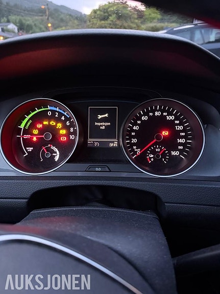 Volkswagen e-Golf VII 13 of 22