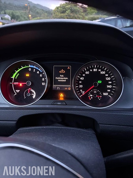 Volkswagen e-Golf VII 15 of 22