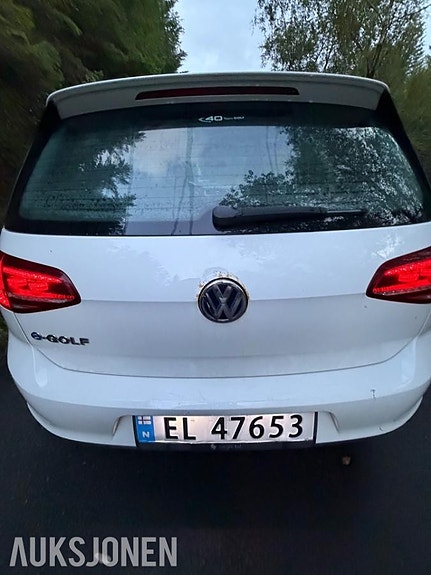 Volkswagen e-Golf VII 10 of 22