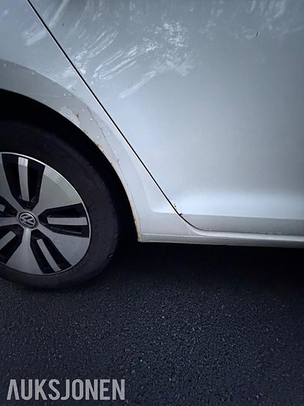 Volkswagen e-Golf VII 21 of 22