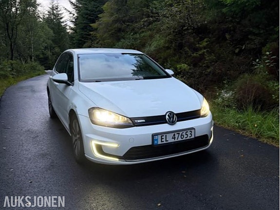 Volkswagen e-Golf VII 3 of 22