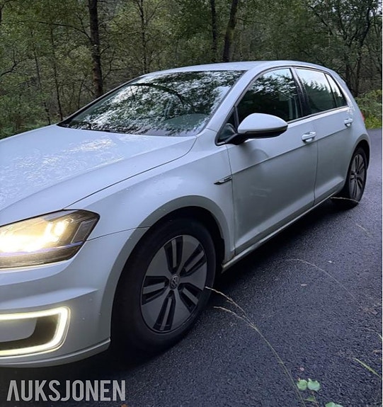 Volkswagen e-Golf VII 7 of 22