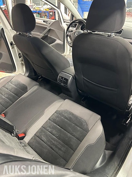 Volkswagen e-Golf VII 17 of 22