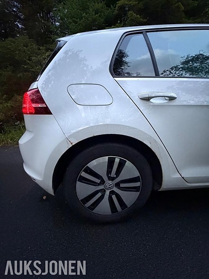 Volkswagen e-Golf VII 8 of 22