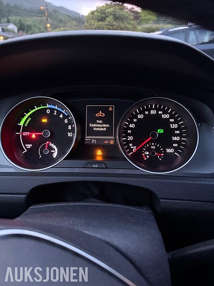 Volkswagen e-Golf VII 14 of 22