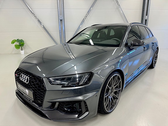 Audi RS4 2 of 30