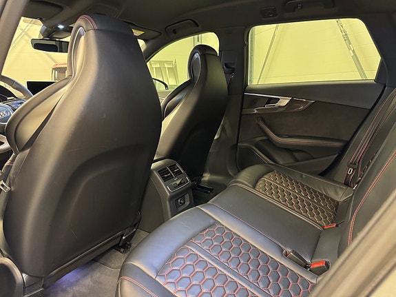 Audi RS4 30 of 30