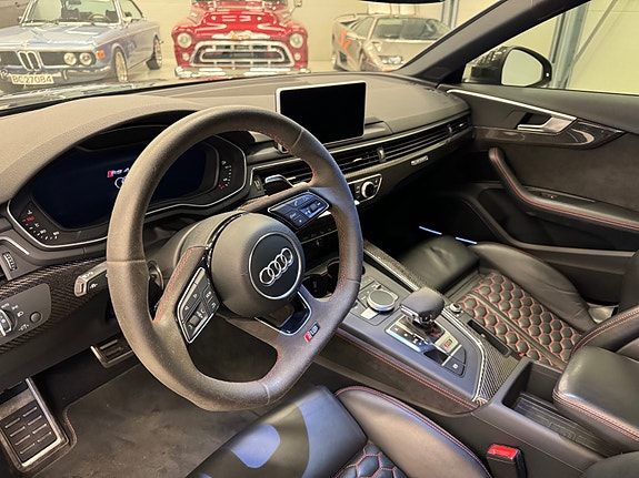 Audi RS4 27 of 30
